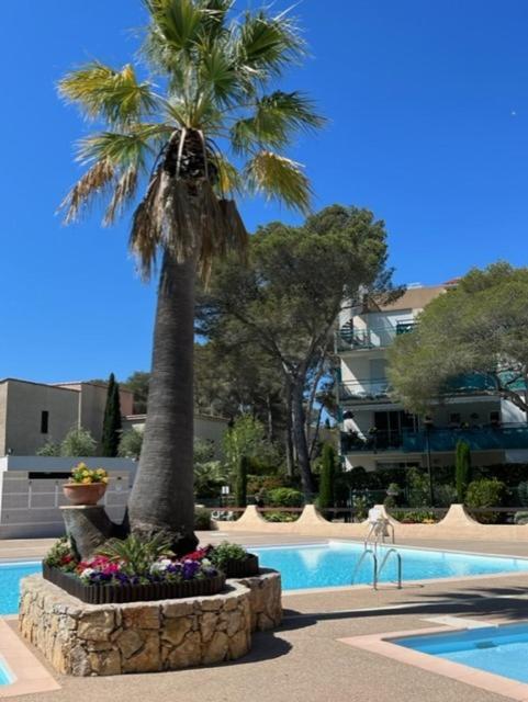 Saint-Raphael, Boulouris, F2 Dans Belle Residence 3 Piscines, Proche Bord De Mer ภายนอก รูปภาพ